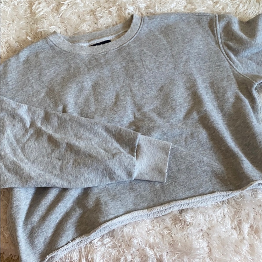AMERICAN EAGLE grey cropped crew neck